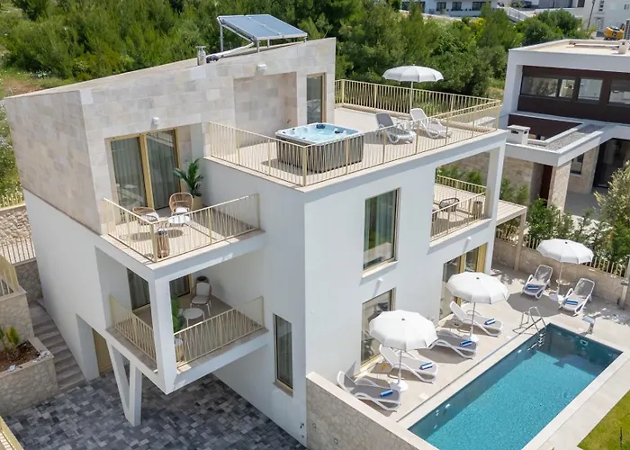 New! Adore * Makarska