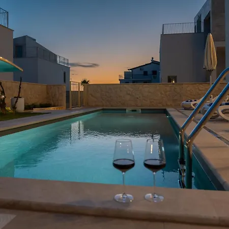 Вілла New! Adore