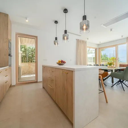 Вілла New! Adore