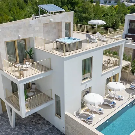 New! Adore * Makarska